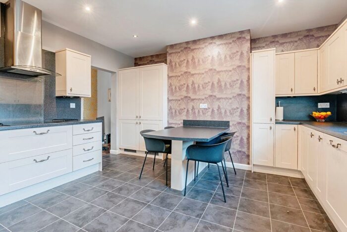 3 Bedroom End Of Terrace House For Sale In Brownside Road, Burnley, Lancashire, BB10