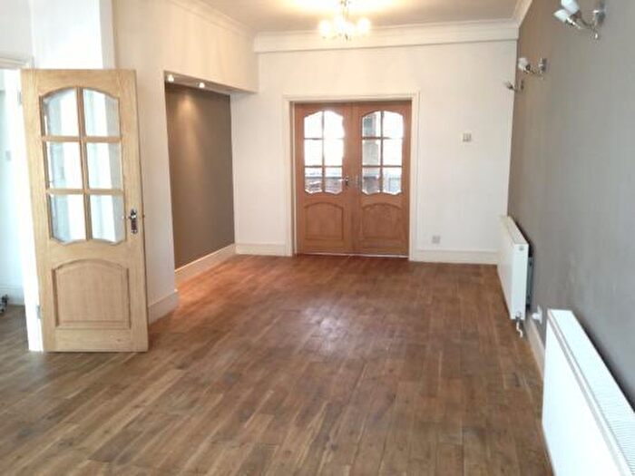 4 Bedroom Terraced House To Rent In Staines Road, Ilford, Essex, IG1