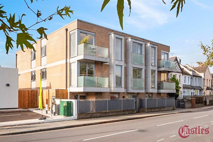 2 Bedroom Apartment For Sale In Gransden House, Park Road, N8