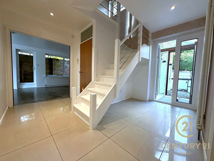 4 Bedroom Detached House To Rent In Gatehouse Close Kingston Upon Thames, KT2