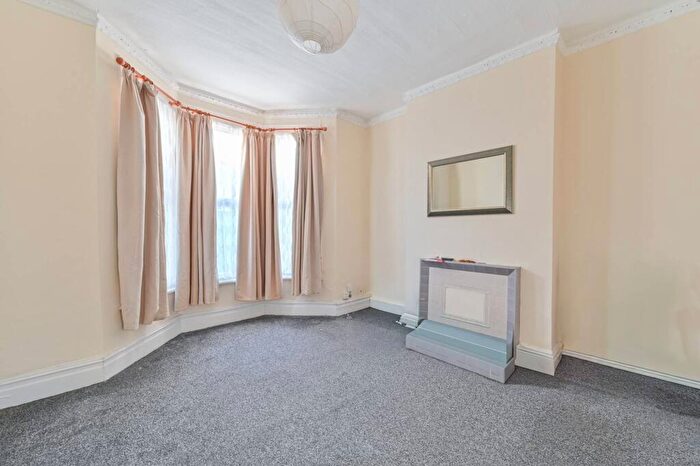 4 Bedroom Terraced House For Sale In Amott Road, Peckham Rye, London, SE15
