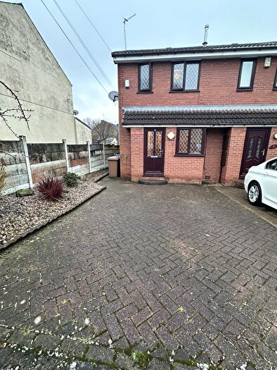 2 Bedroom Semi-Detached House To Rent In Foxall Street, Middleton, M24