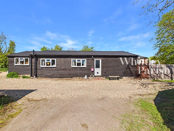 3 Bedroom Barn Conversion For Sale In Church Road, Shelfanger, Diss, IP22