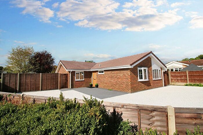 4 Bedroom Detached Bungalow For Sale In Pilgrims View, Ash Green, GU12