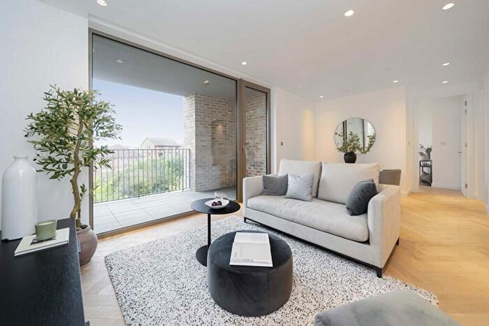 2 Bedroom Flat For Sale In Dudden Hill, Middle Yard, NW10