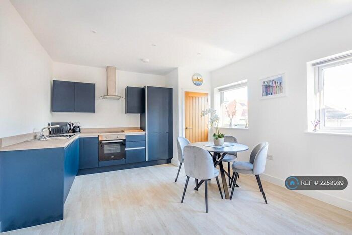 2 Bedroom Flat To Rent In Southwood Avenue, Bournemouth, BH6