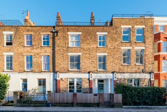 2 Bedroom Flat To Rent In Albion Road, Stoke Newington, N16