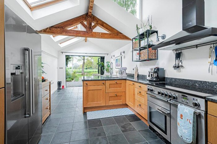 3 Bedroom Terraced House For Sale In Haddenham Road, Kingsey, Aylesbury, HP17