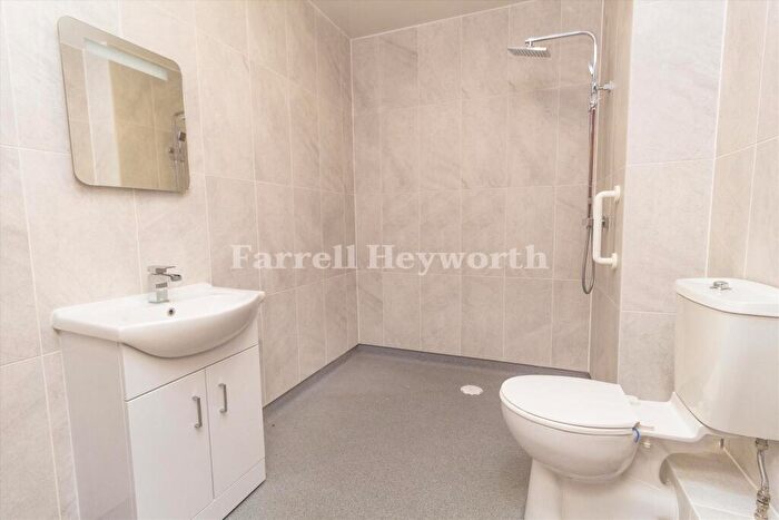 2 Bedroom Flat For Sale In Windsor Court, Poulton Le Fylde, FY6