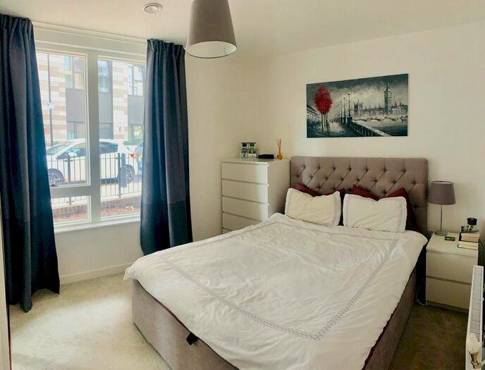 1 Bedroom Flat To Rent In Glaucus Street, Bow, E3
