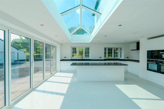 4 Bedroom Detached House For Sale In Stockwood Hill, Keynsham, Bristol, BS31