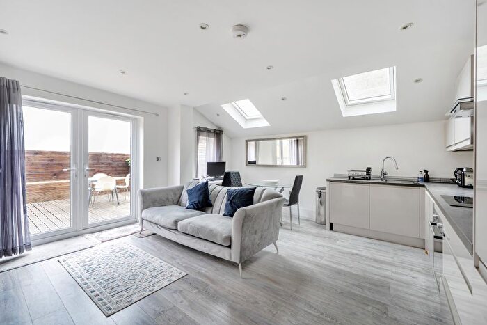 2 Bedroom Flat To Rent In Fermoy Road, London, W9