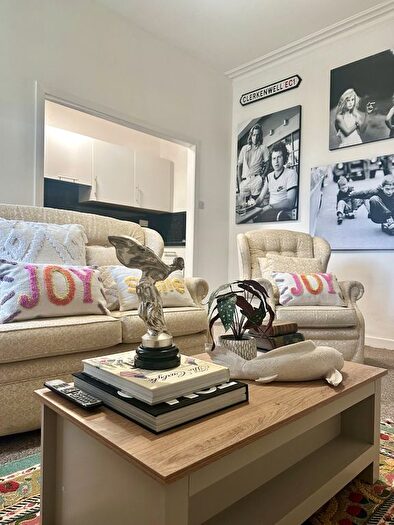 Studio To Rent In Pitfour Street, Dundee, DD2