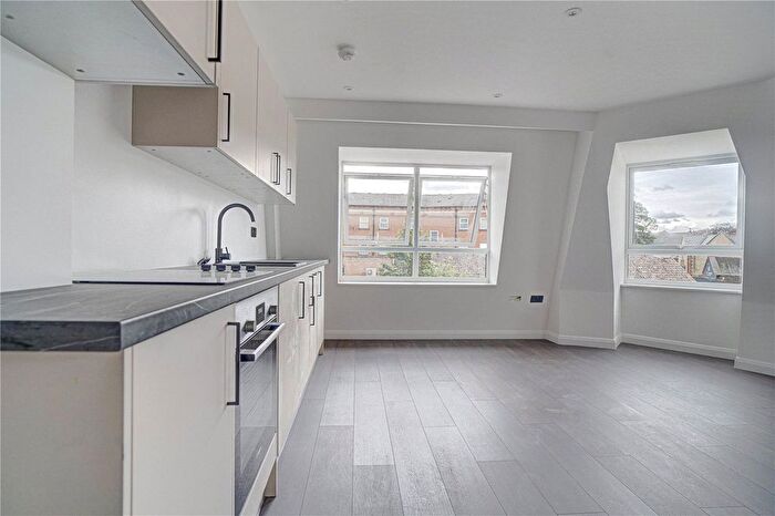 1 Bedroom Flat To Rent In High Street, Old Town, Swindon, Wiltshire, SN1