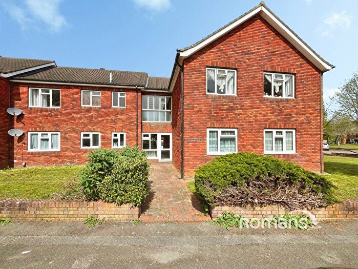 1 Bedroom Flat For Sale In Blaire Park, Yateley, Hampshire, GU46