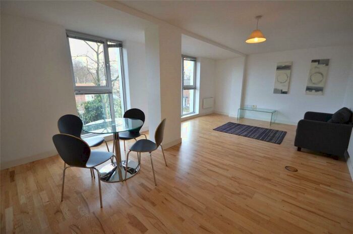 1 Bedroom Apartment To Rent In Emmeline, Manchester City Centre, Manchester, M40