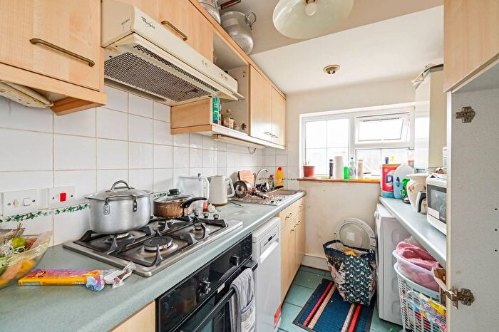 2 Bedroom Property For Sale In Pymmes Road, Bounds Green, London, N13