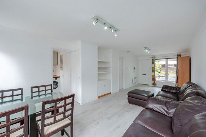 1 Bedroom Flat To Rent In Lewis Road, Richmond, TW10