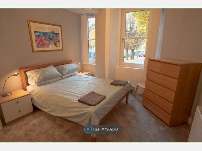 1 Bedroom Flat To Rent In Watson Crescent, Edinburgh, EH11