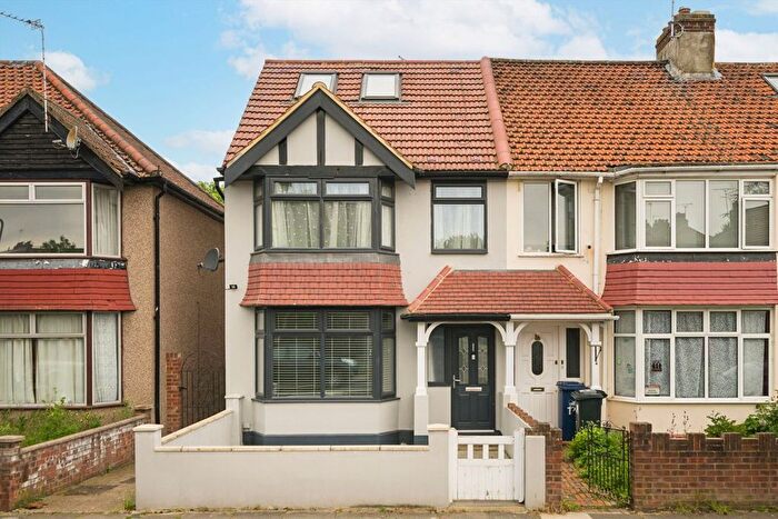 4 Bedroom Property To Rent In Bridge Avenue, London, W7