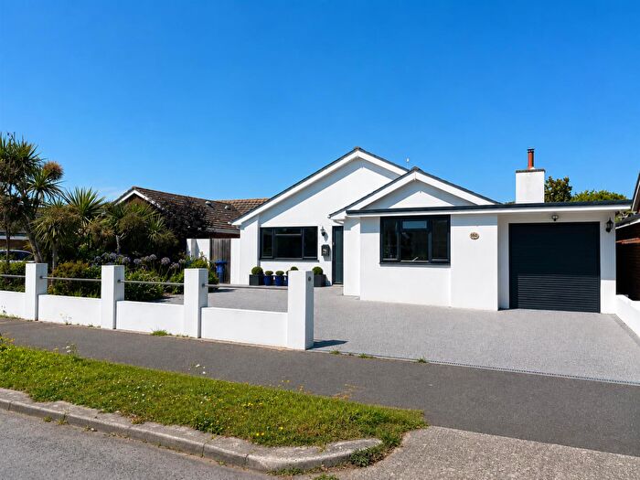 3 Bedroom Detached Bungalow To Rent In Alinora Crescent, Goring-By-Sea, Worthing, BN12