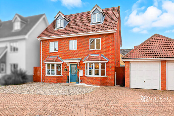 5 Bedroom Detached House For Sale In Norfolk Place, Chafford Hundred, Grays, RM16