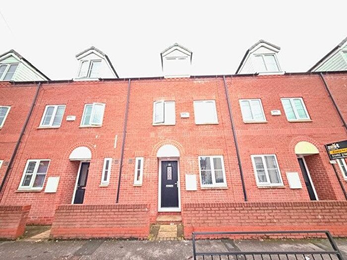 Studio To Rent In Sharp Street, Hull, Yorkshire, HU5