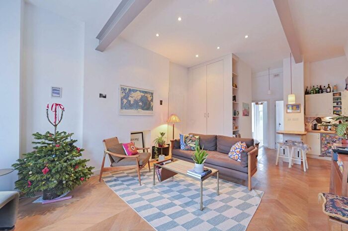 2 Bedroom Flat For Sale In St Charles Square, North Kensington, London, W10
