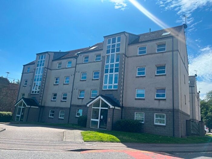 2 Bedroom Flat To Rent In South College Street, Aberdeen, Aberdeenshire, AB11