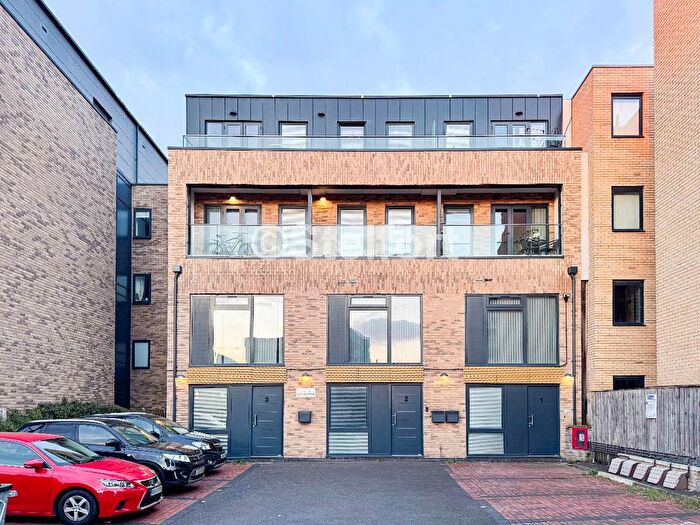 1 Bedroom Flat To Rent In Granville Road, London, NW2