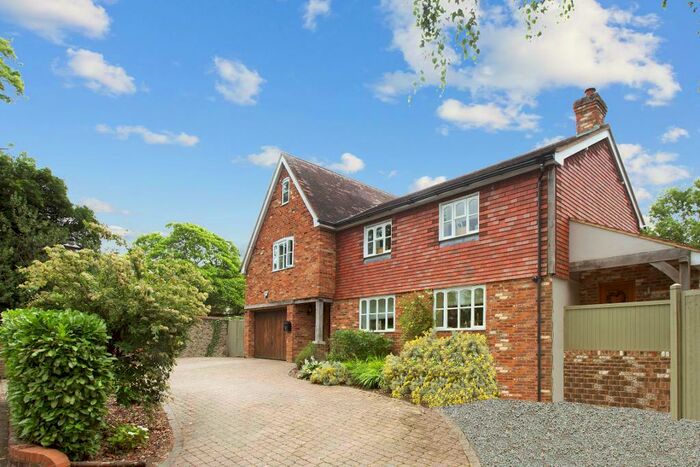 5 Bedroom Detached House For Sale In East Street, Hunton, Kent, ME15