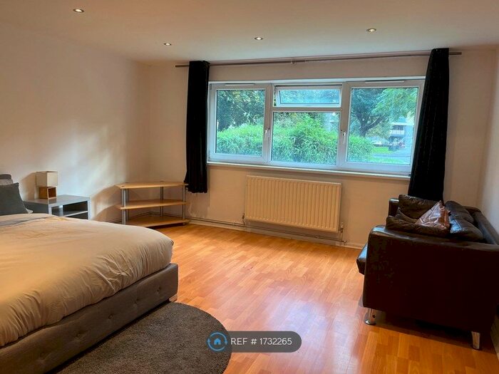 Studio To Rent In Abbey Street, London, SE1