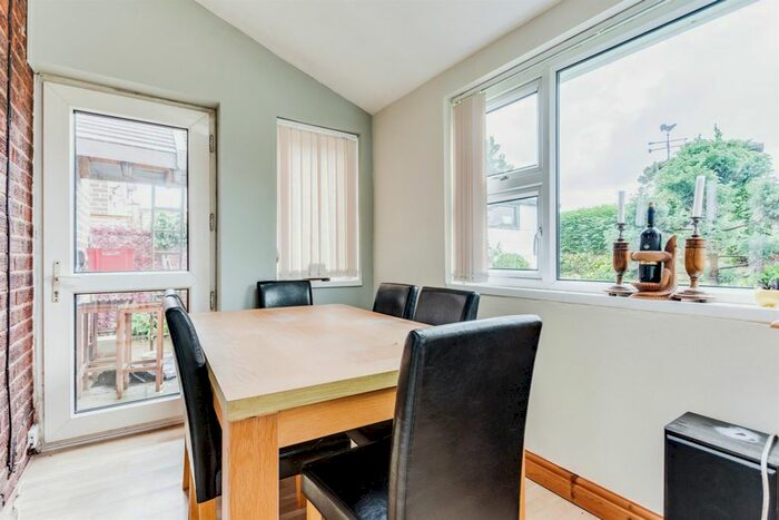 3 Bedroom Semi-Detached House For Sale In Woodland Close, Hall Green, Wakefield, WF4