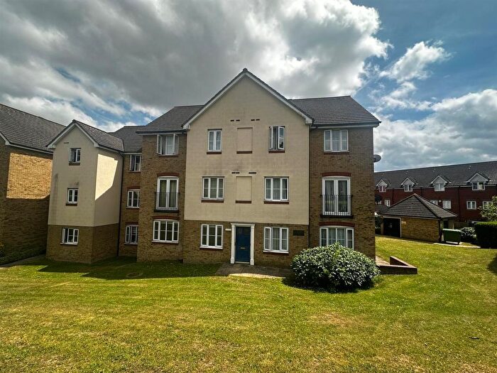 2 Bedroom Flat To Rent In Covesfield, Gravesend, DA11