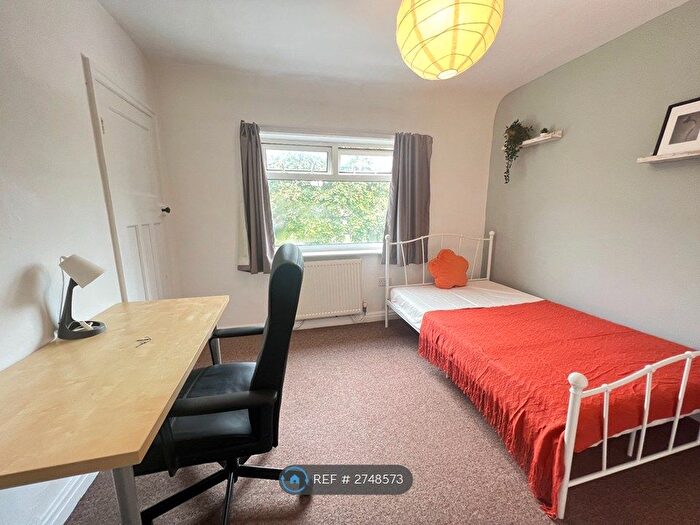 6 Bedroom Detached House To Rent In Charter Avenue, Coventry, CV4