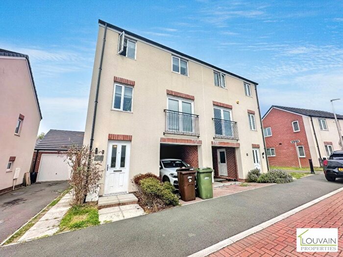 3 Bedroom Semi-detached House For Sale In Cae'r Delyn, Oakdale, Blackwood, NP12