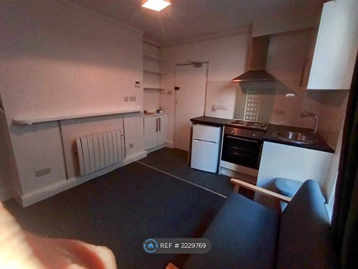 1 Bedroom Flat To Rent In Albert Road, Plymouth, PL2