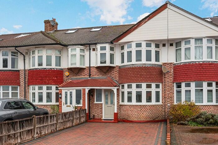3 Bedroom Terraced House For Sale In Hersham Road, Hersham, KT12
