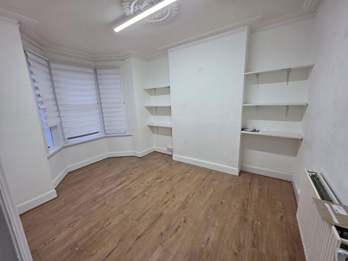 3 Bedroom Semi Detached House To Rent In Cliff Avenue, Westcliff-On-Sea, SS0