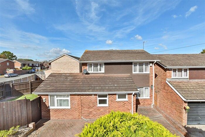 5 Bedroom Detached House For Sale In Moor Park Close, Rainham, Gillingham, Kent, ME8