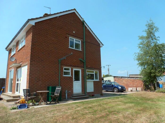 3 Bedroom Detached House To Rent In Sinton Green, Hallow, Worcester, WR2