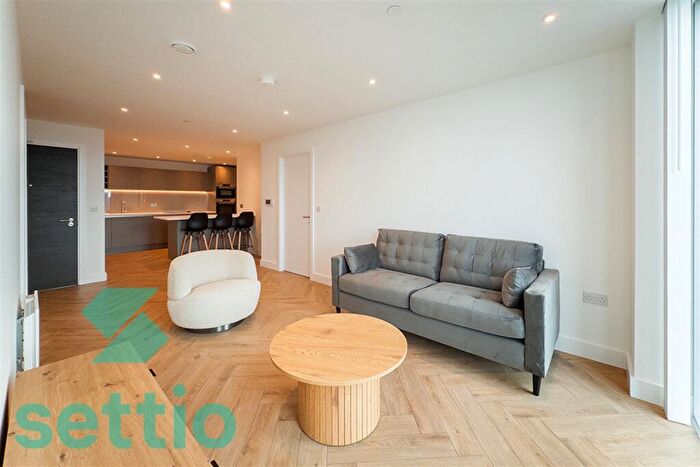 2 Bedroom Apartment To Rent In One Port Street, M1