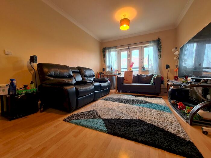 2 Bedroom Flat To Rent In Forty Avenue, Wembley, HA9