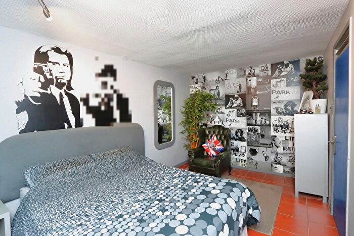3 Bedroom End Of Terrace House For Sale In Leighton Place, Sheffield, South Yorkshire, S14