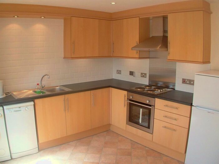 2 Bedroom Property To Rent In Sandfield Garth, Headingley, Leeds, LS6