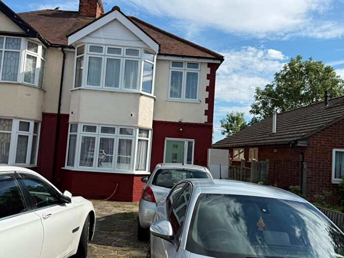 3 Bedroom Detached House To Rent In Chase Cross Road, Romford, RM5