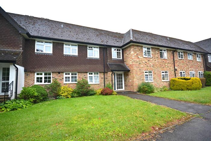2 Bedroom Flat To Rent In Eskdale Lodge, Amersham, HP6