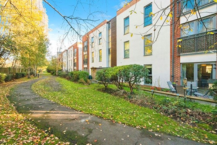 2 Bedroom Flat For Sale In Medway Road, Tunbridge Wells, TN1