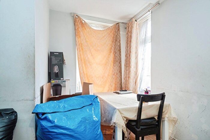 3 Bedroom Flat For Sale In Flat, Kendal House, Shore Place, London, E9 - Photo 10