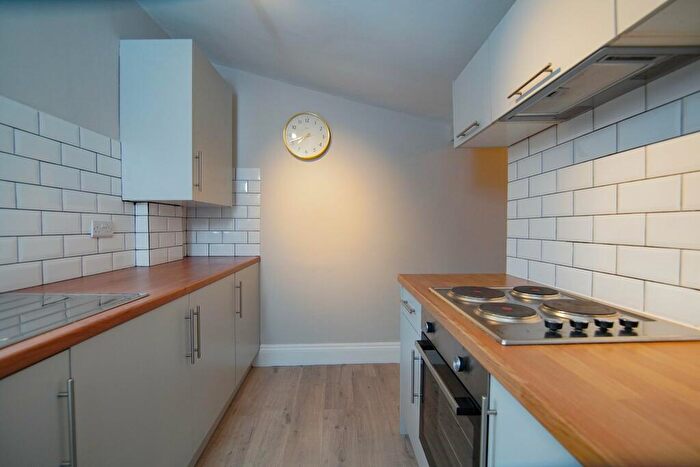 4 Bedroom Flat To Rent In Newbridge Road, St Annes, Bristol, BS4